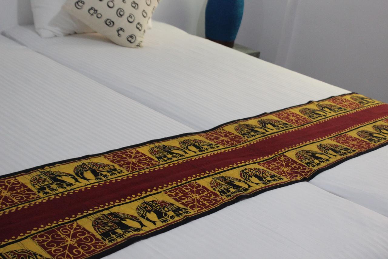 Bed and Breakfast Selyna Sky Terrace Канді Екстер'єр фото
